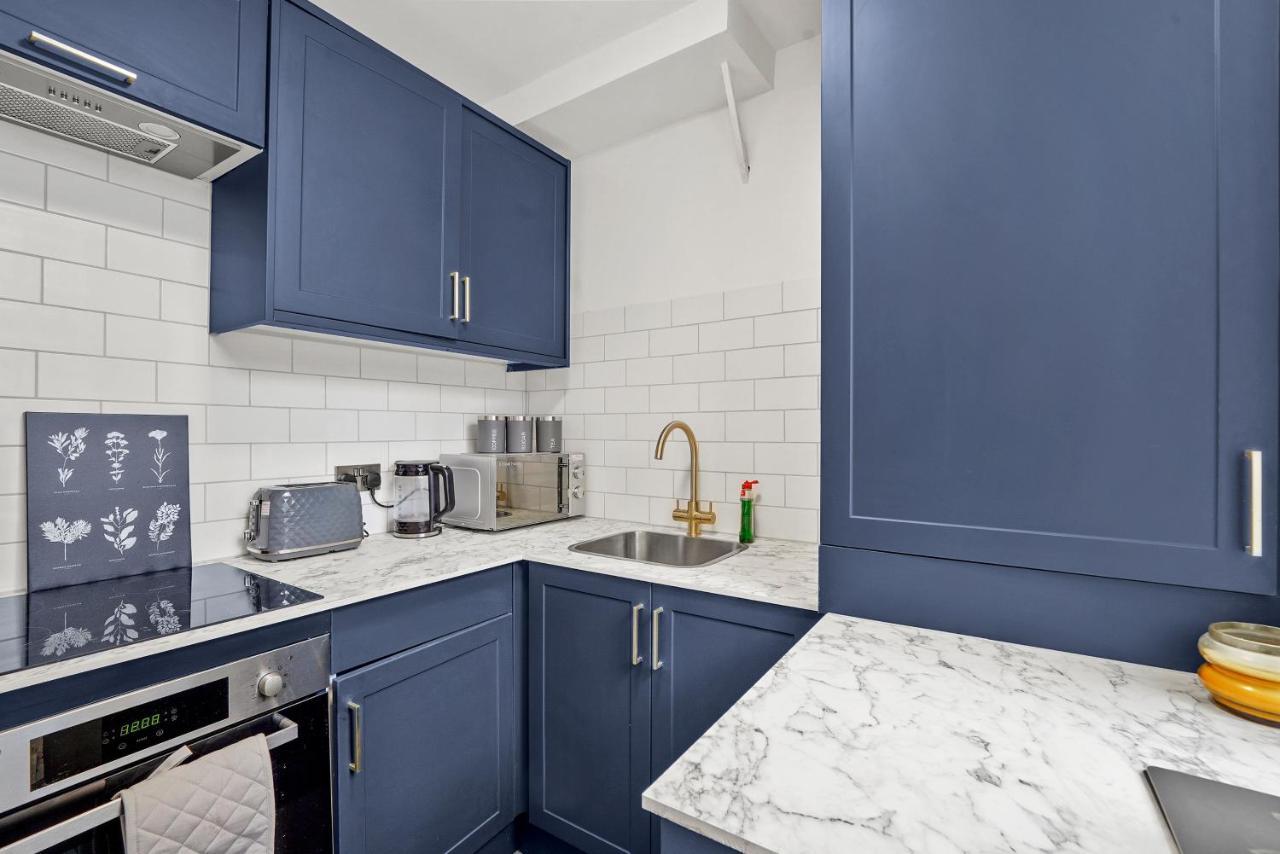 Modern One Bedroom Apartments In Brighton Екстериор снимка