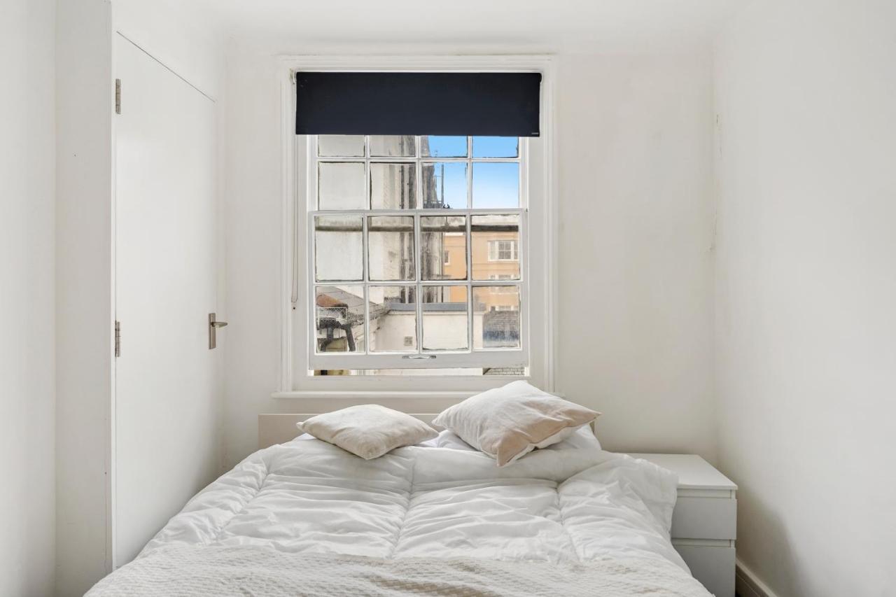 Modern One Bedroom Apartments In Brighton Екстериор снимка