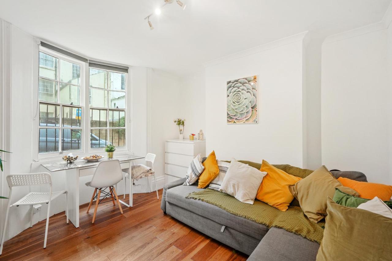 Modern One Bedroom Apartments In Brighton Екстериор снимка